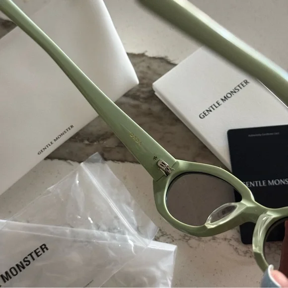 GENTLE MONSTER Sage Green Sunglasses - Picture 3 of 8